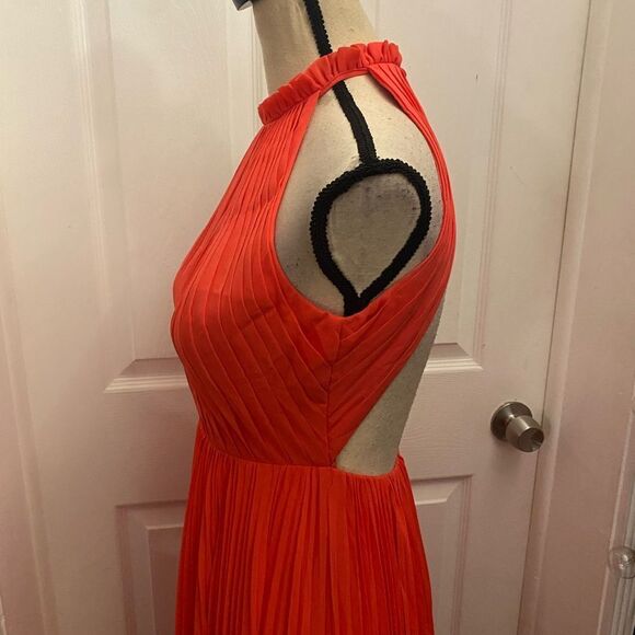 Fame and Partners pleated open back maxi dress, size 0 - Picture 6 of 11